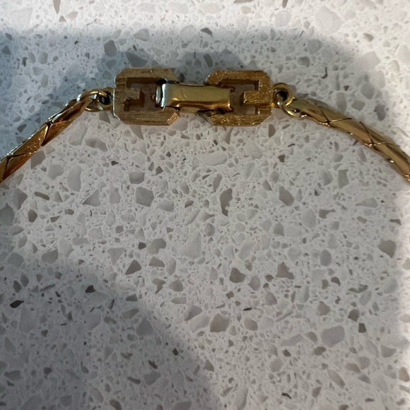 GIVENCHY Lucite Molded Floral Necklace Vintage Light Purple authentic gold tone - Picture 4 of 5